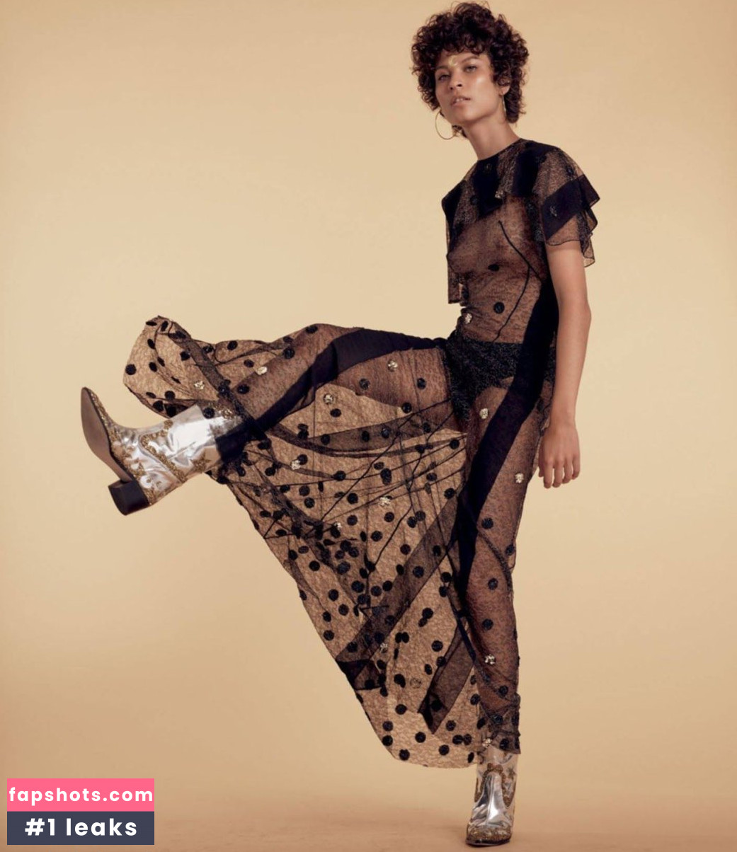 Ari Westphal nude babe gallery