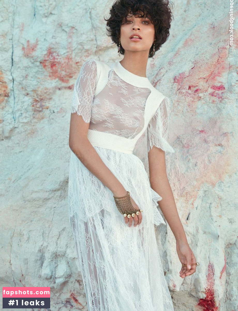 Ari Westphal gallery photo #4