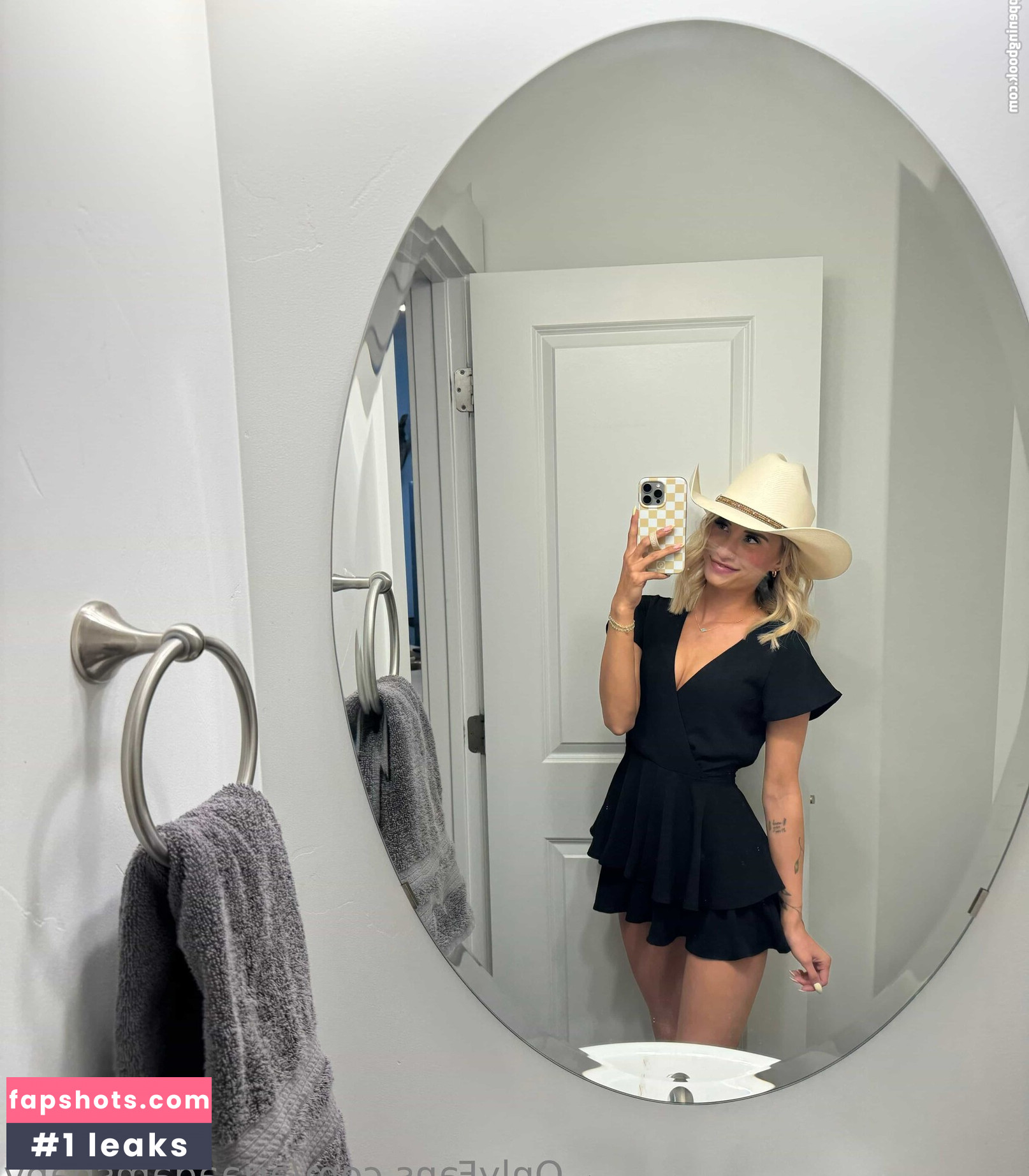 Aria Adams gallery photo #26