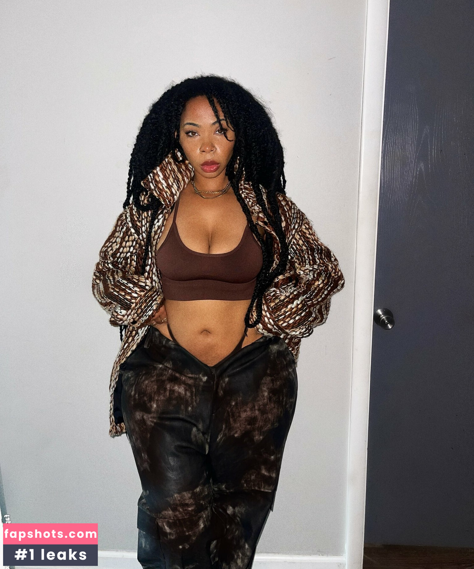 Aria Artizte gallery photo #13