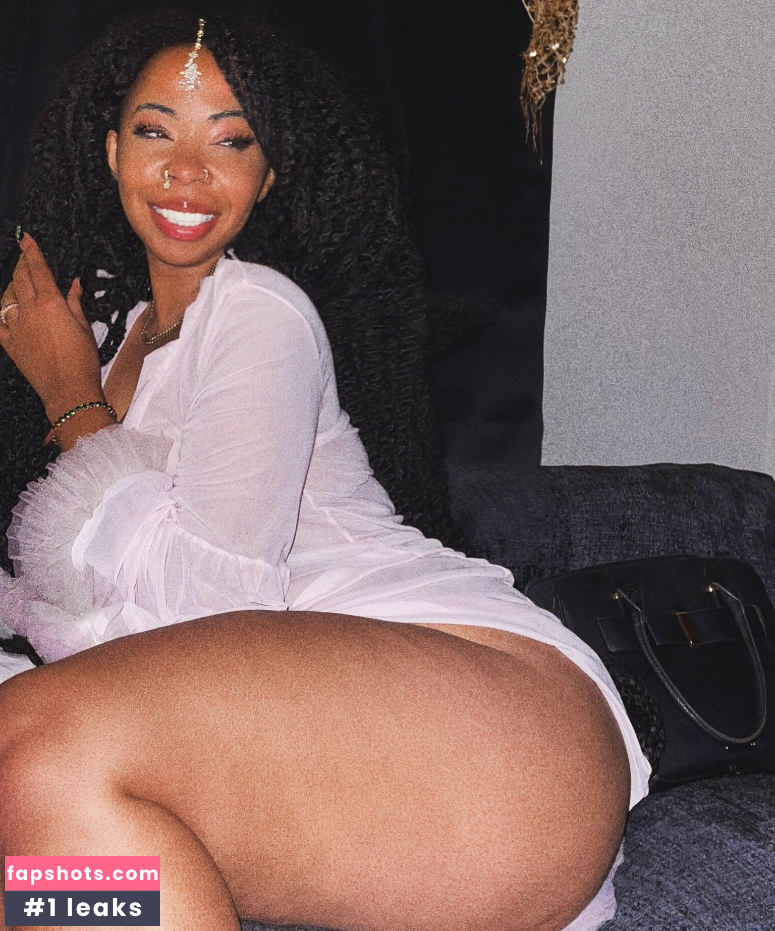 Aria Artizte gallery photo #14