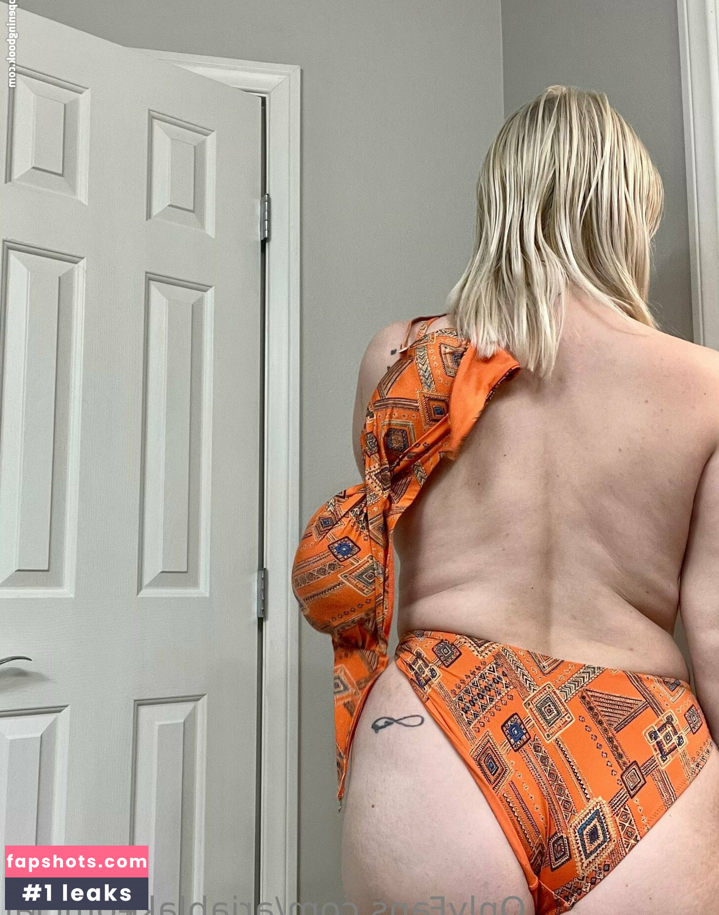 Aria Blake gallery photo #3