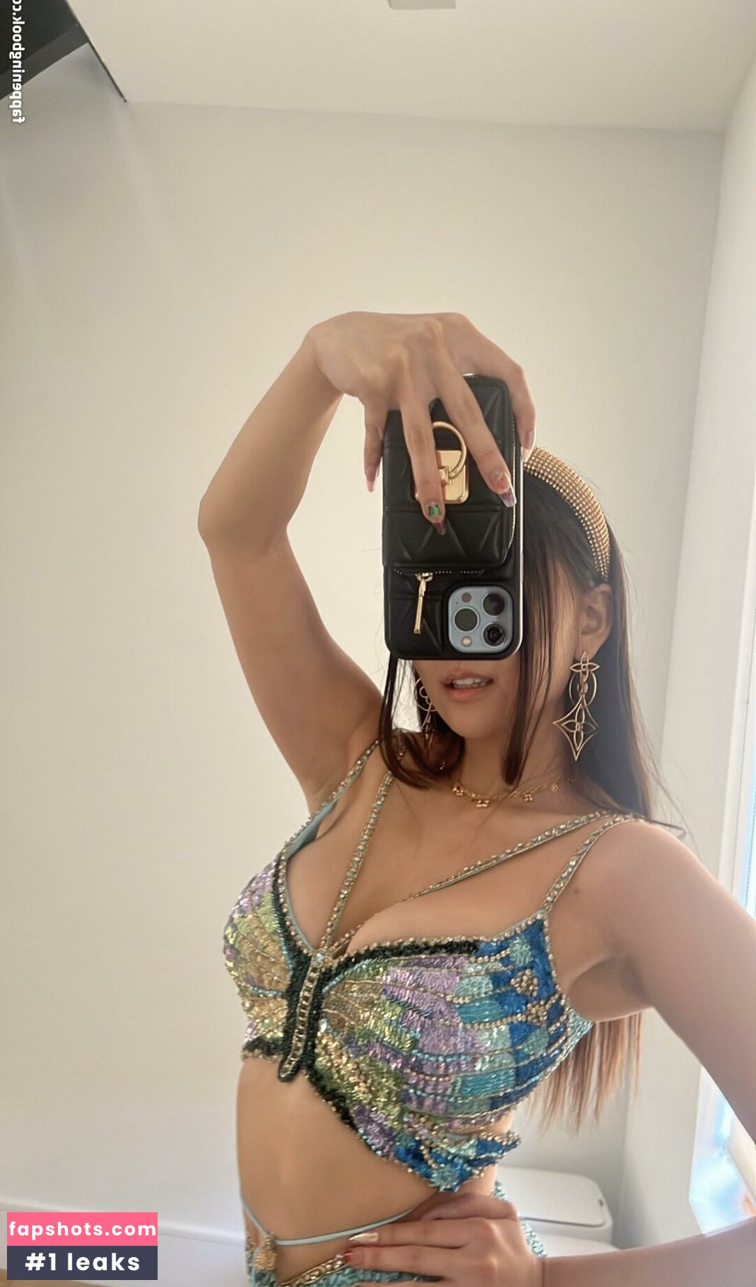 Aria Saki gallery photo #5