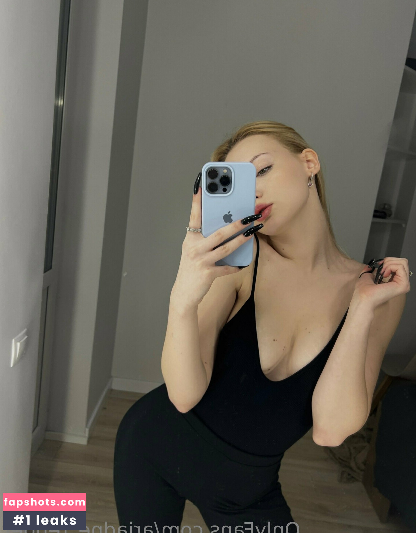 ariadne_tender Nahé úniky fotek pouze od fanoušků #11 - Fapshots