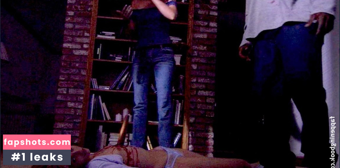 Ariana Fronti gallery photo #11