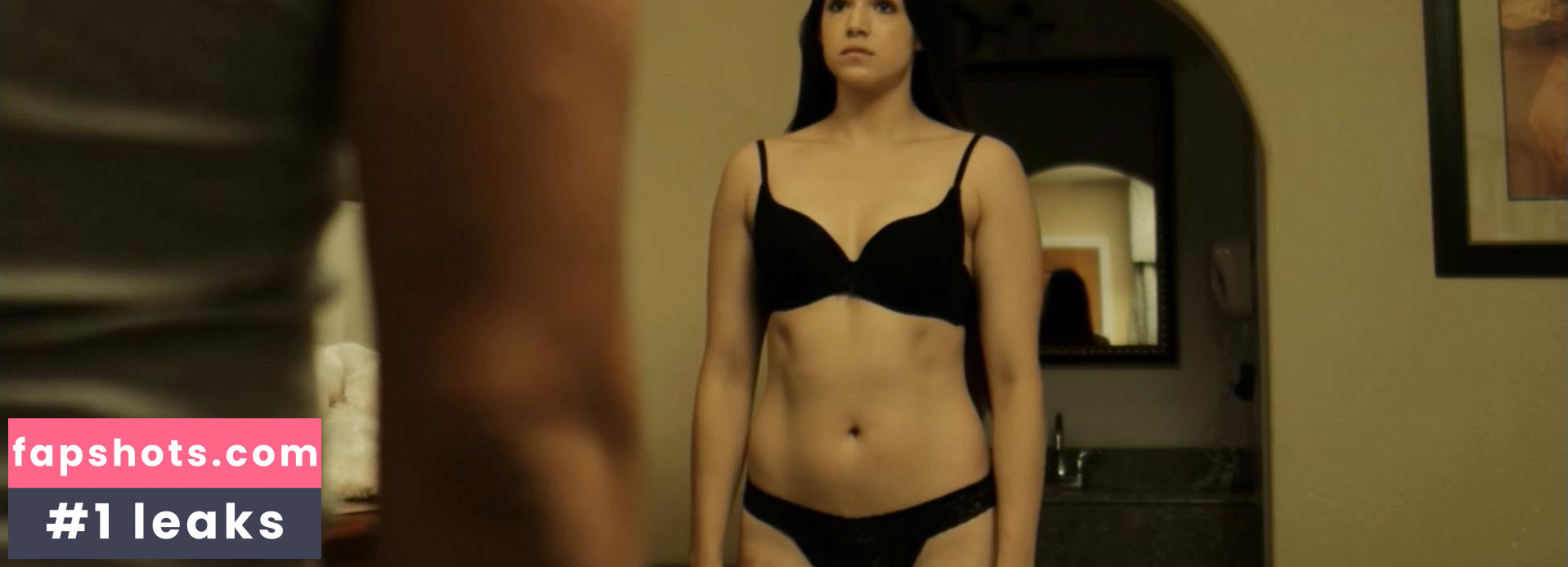 Ariana Guerra gallery photo #4