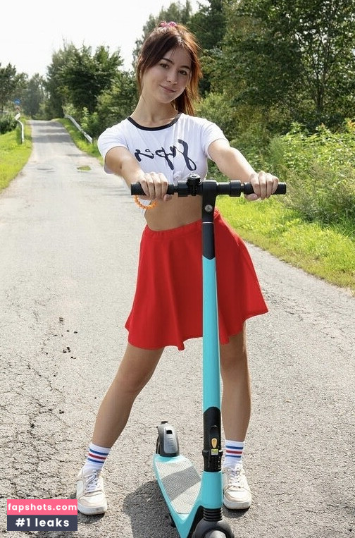 Ariana Regent gallery photo #44