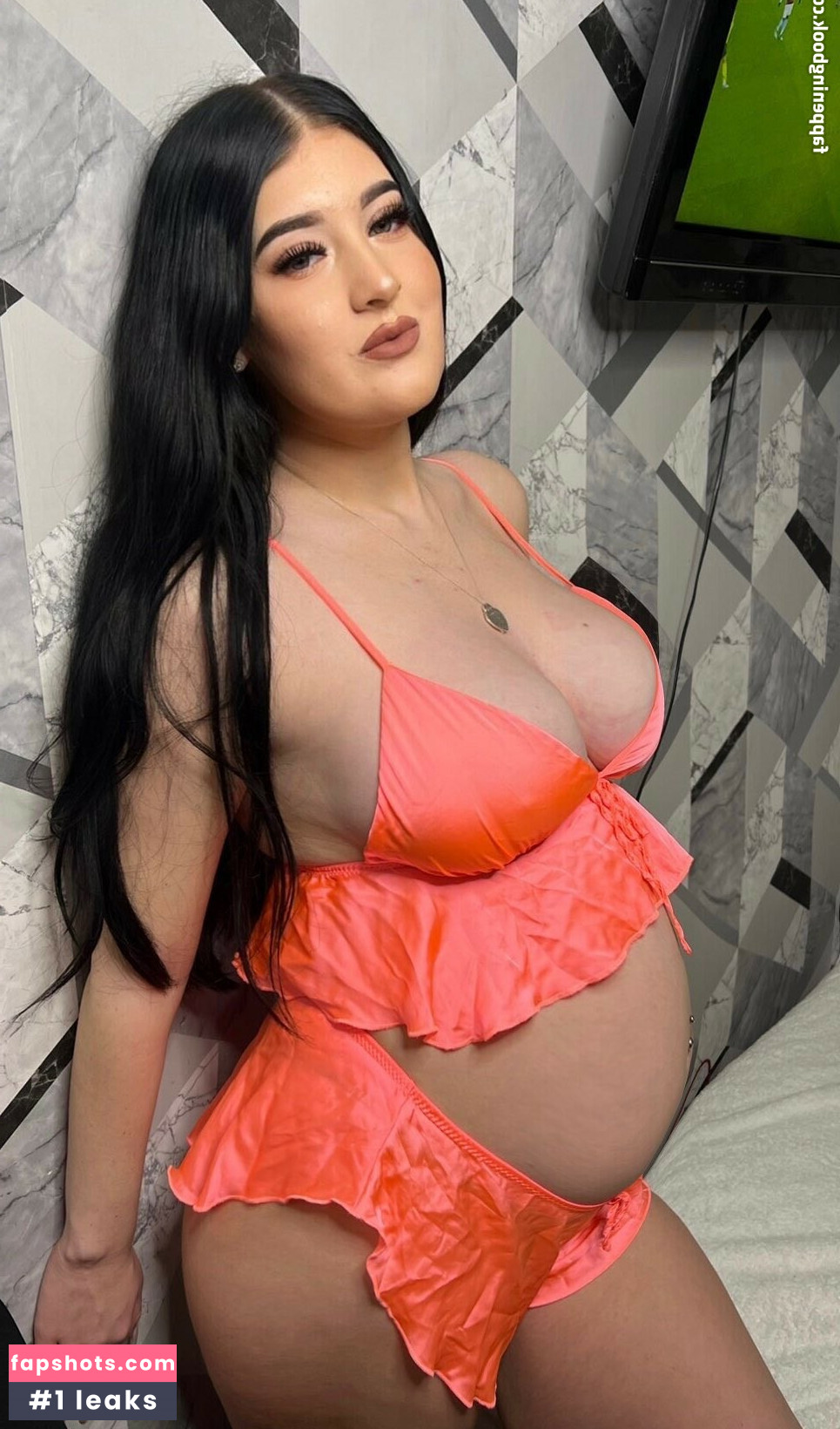 arianamilan gallery photo #3