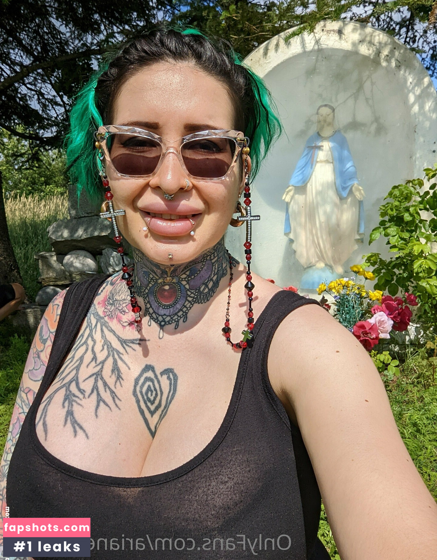 Ariane Saint Amour gallery photo #261