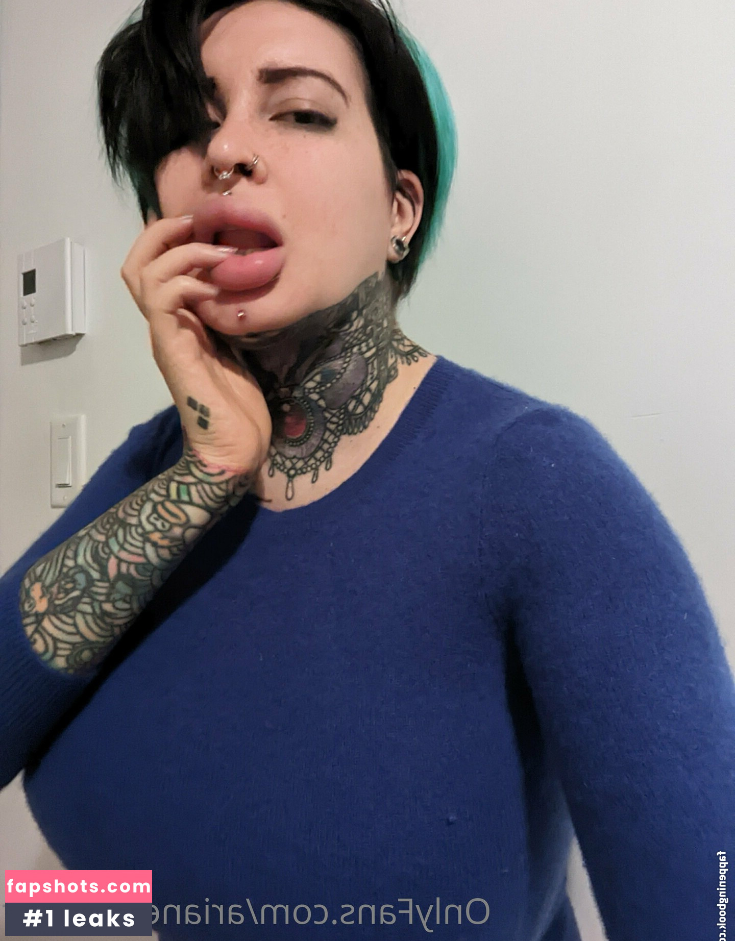 Ariane Saint Amour gallery photo #265