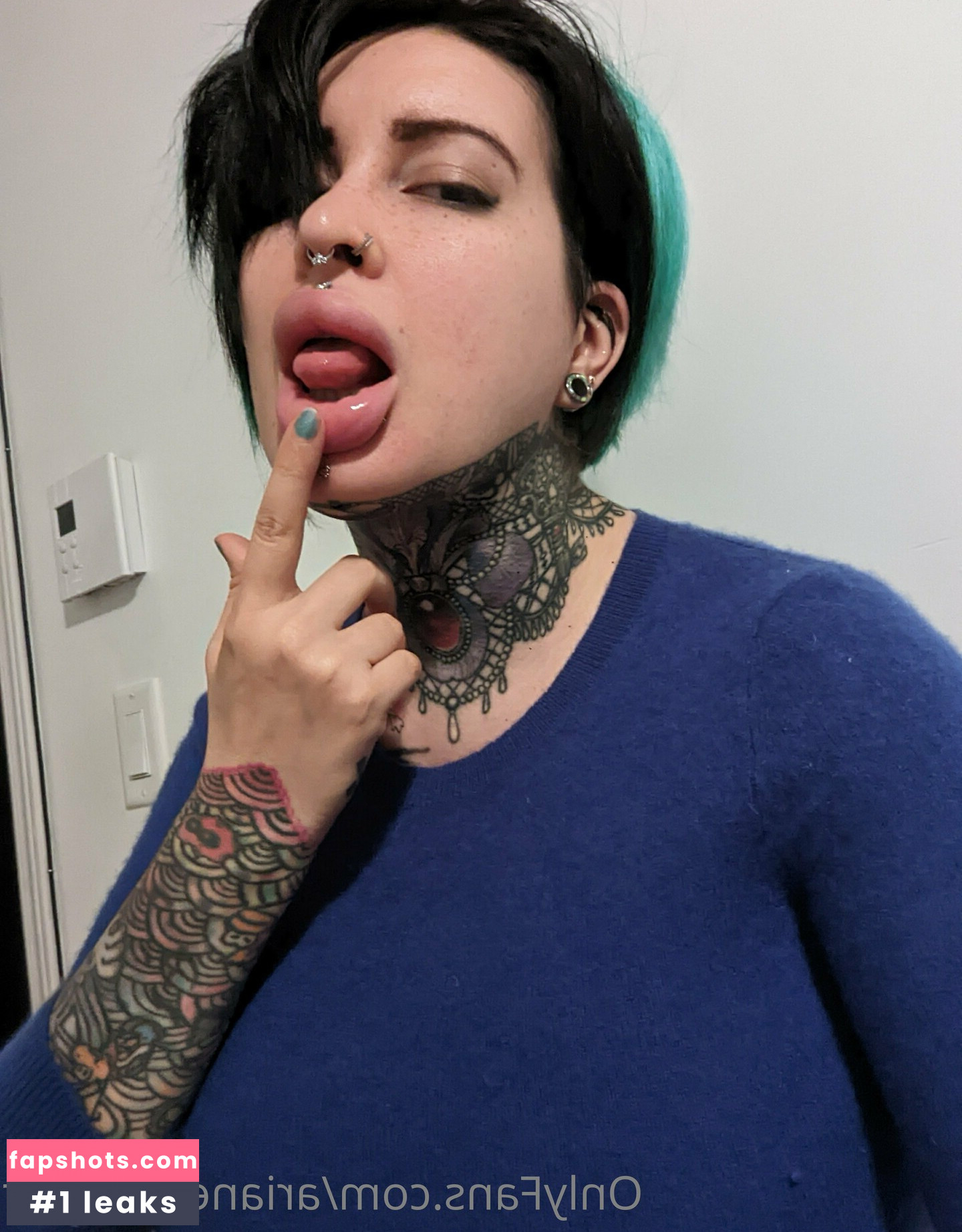 Ariane Saint Amour gallery photo #279