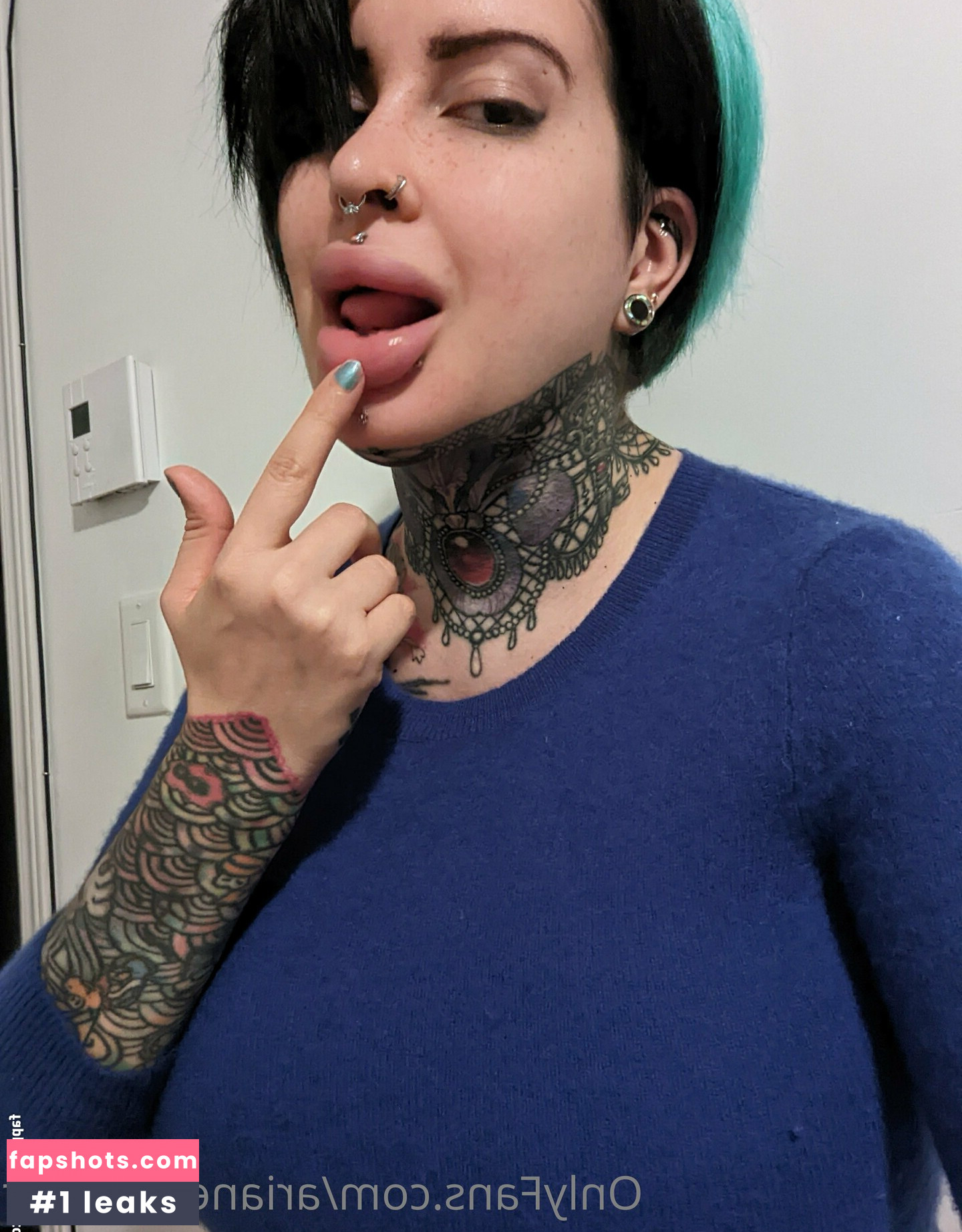 Ariane Saint Amour gallery photo #291