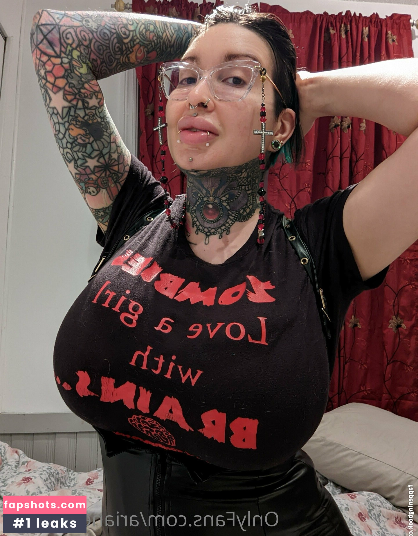 Ariane Saint Amour gallery photo #304