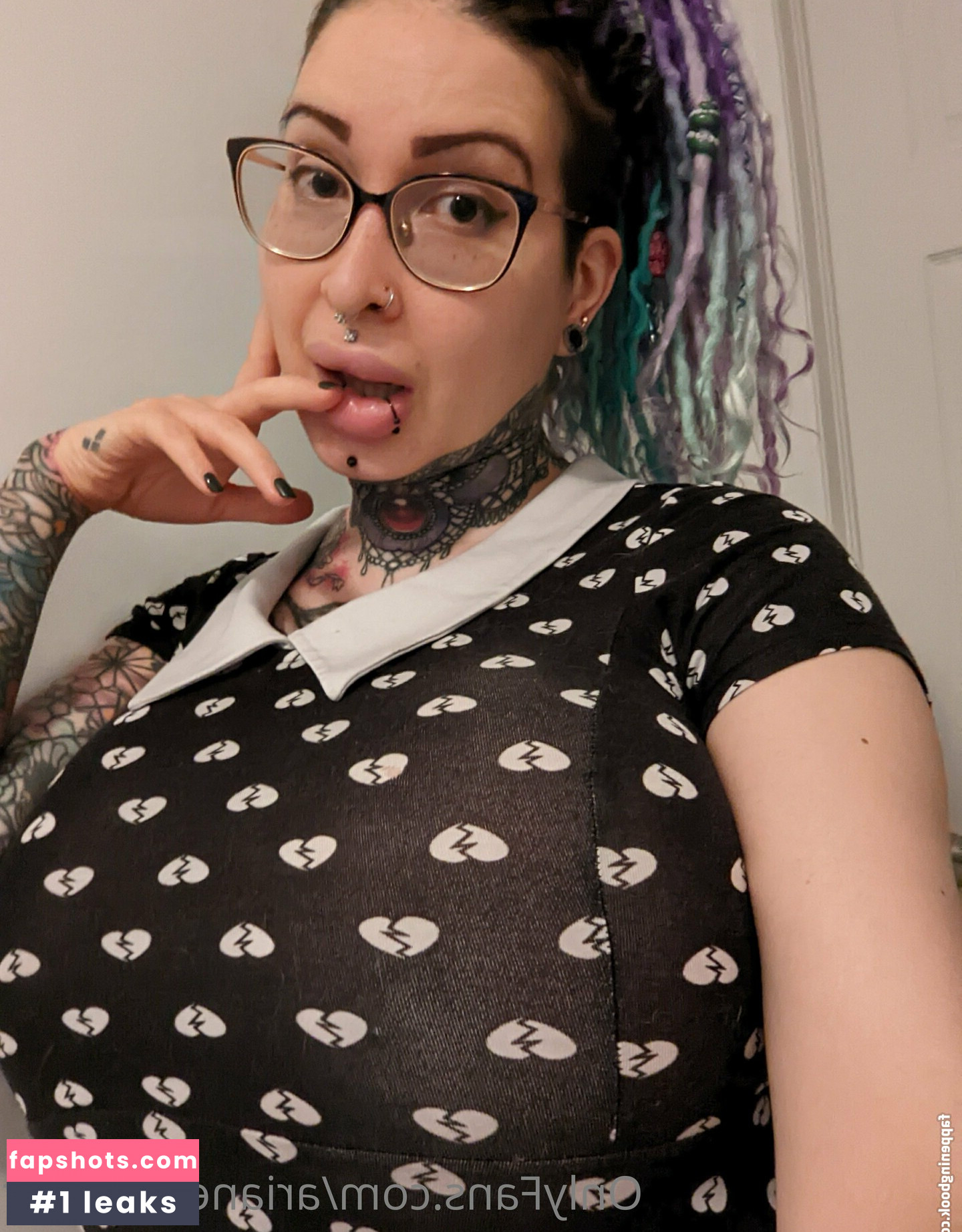 Ariane Saint Amour gallery photo #395