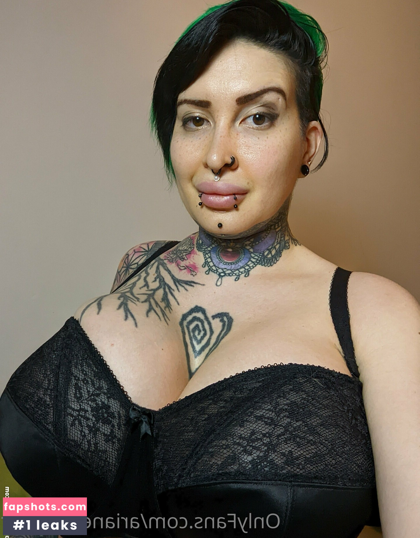 Ariane Saint Amour gallery photo #609