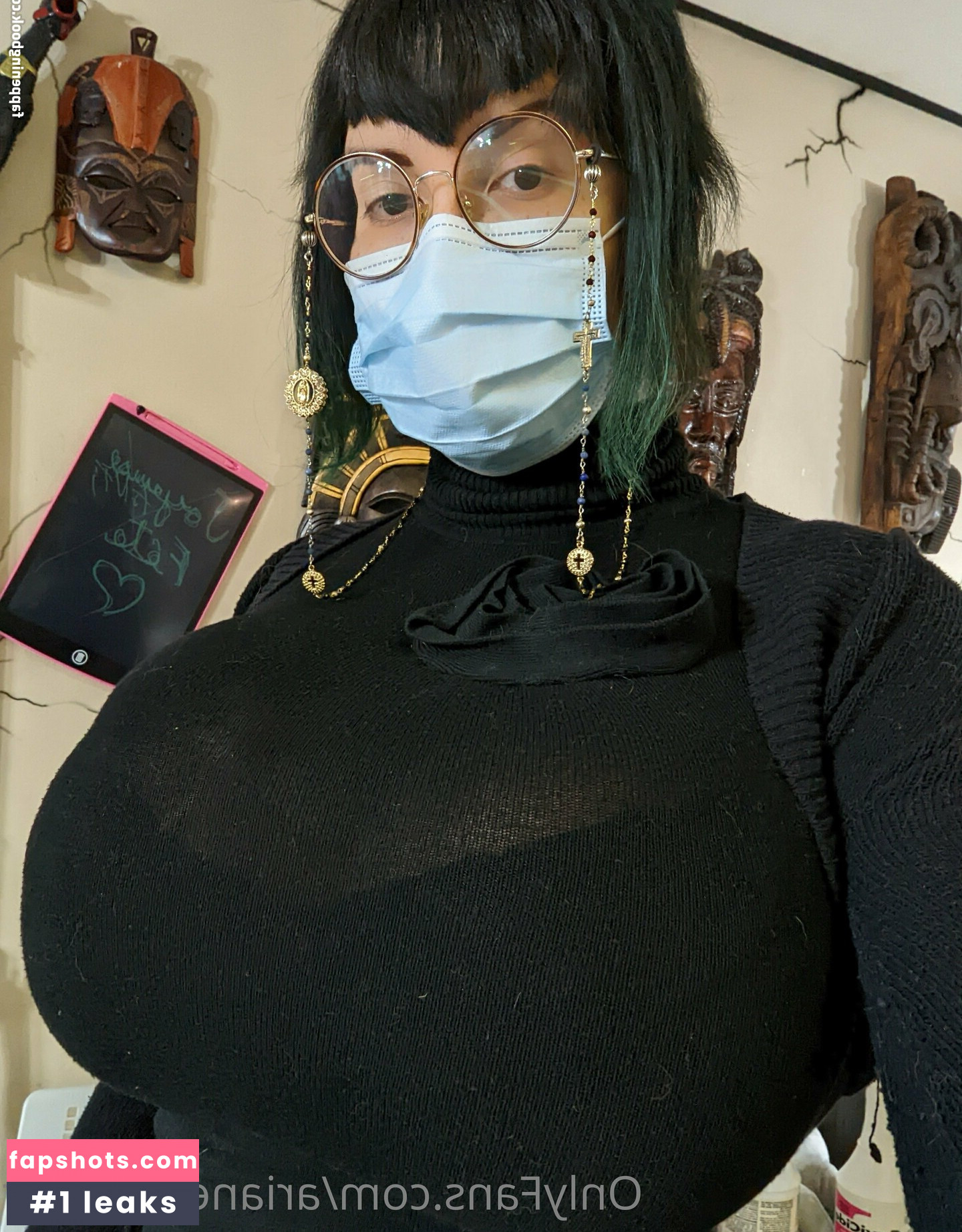 Ariane Saint Amour gallery photo #657