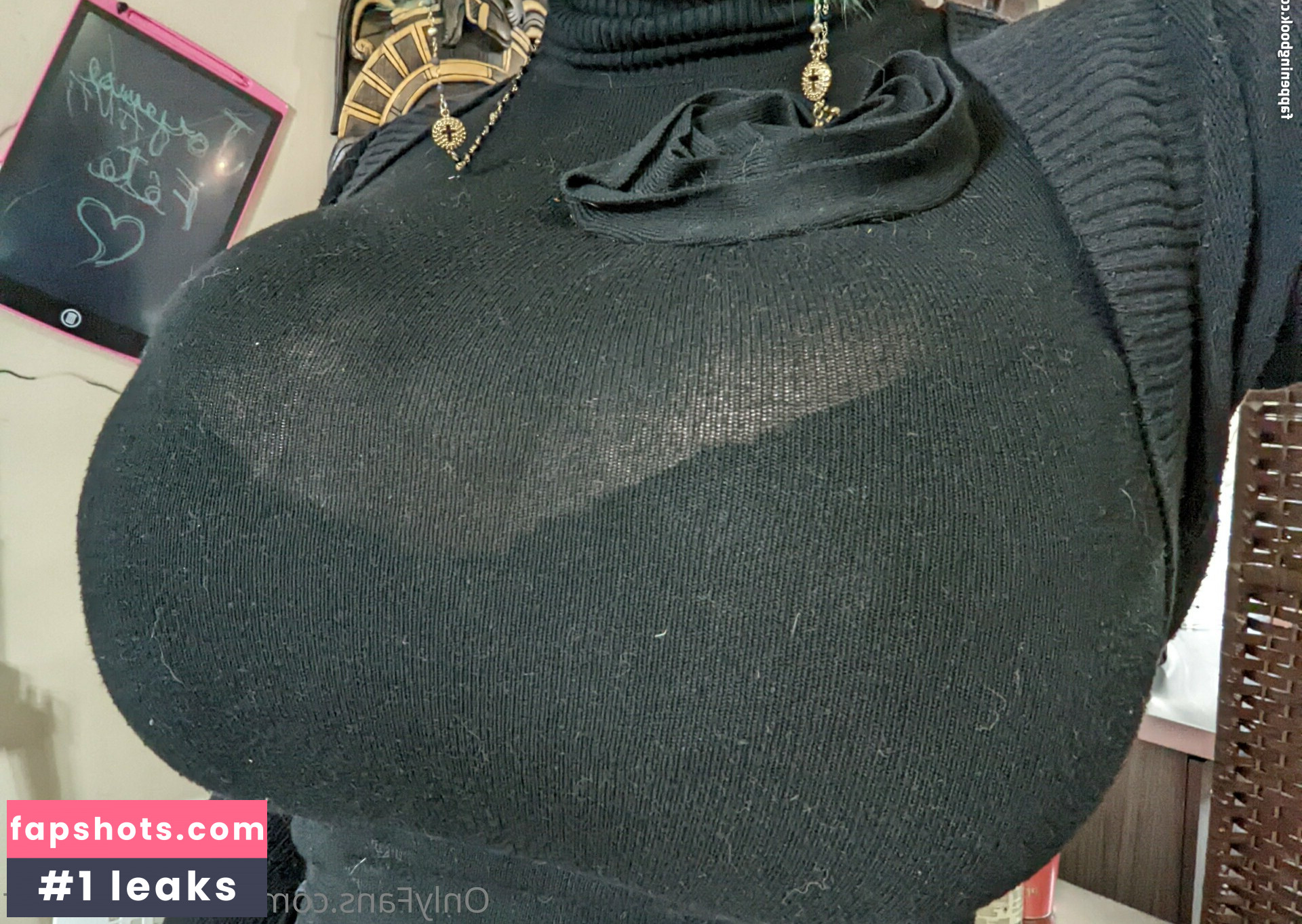 Ariane Saint Amour gallery photo #665