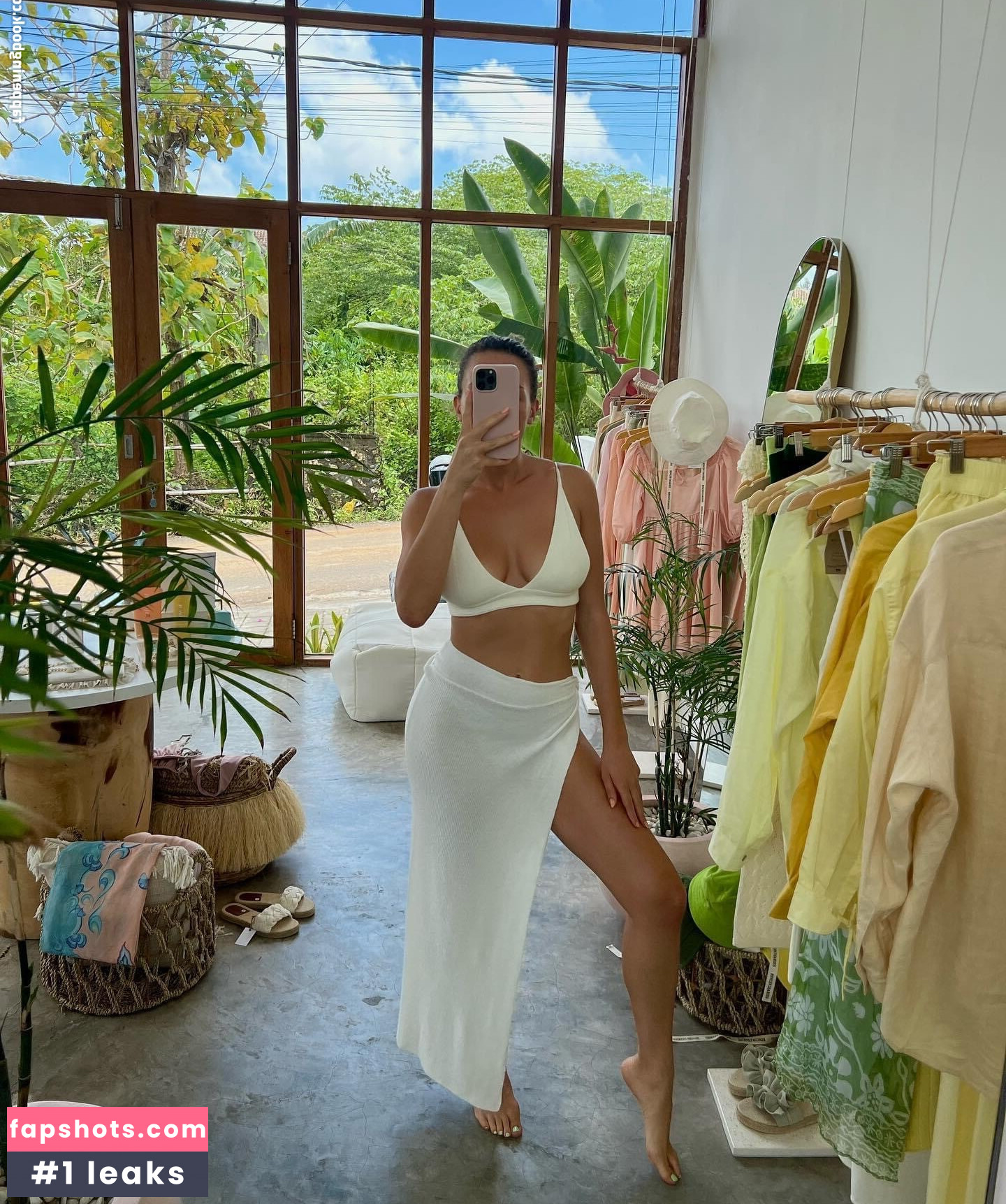 Ariel Kahana gallery photo #17