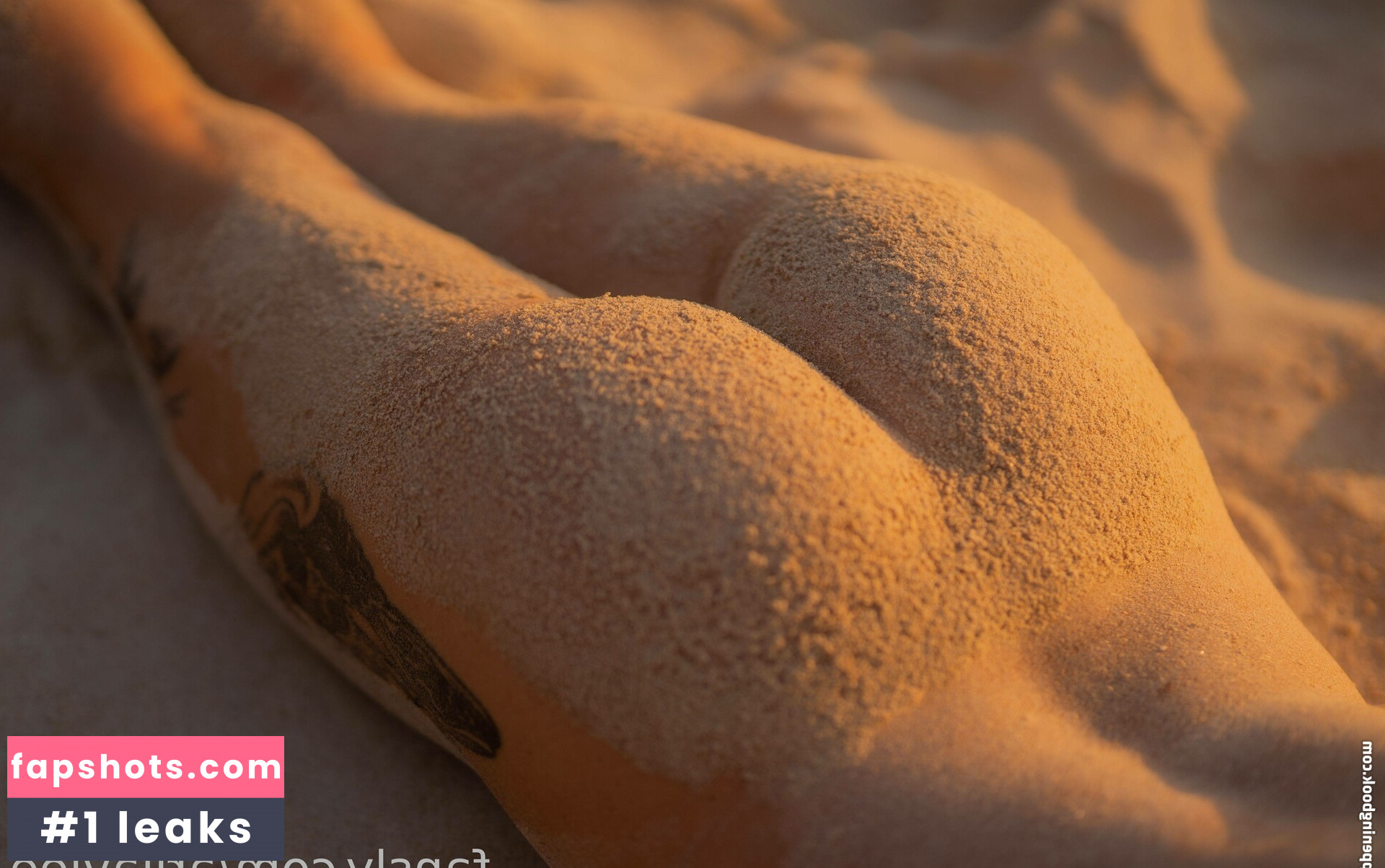 Ariel Next Door gallery photo #83