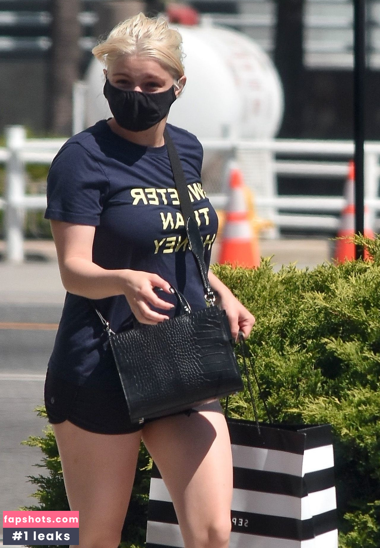 Ariel Winter gallery photo #760