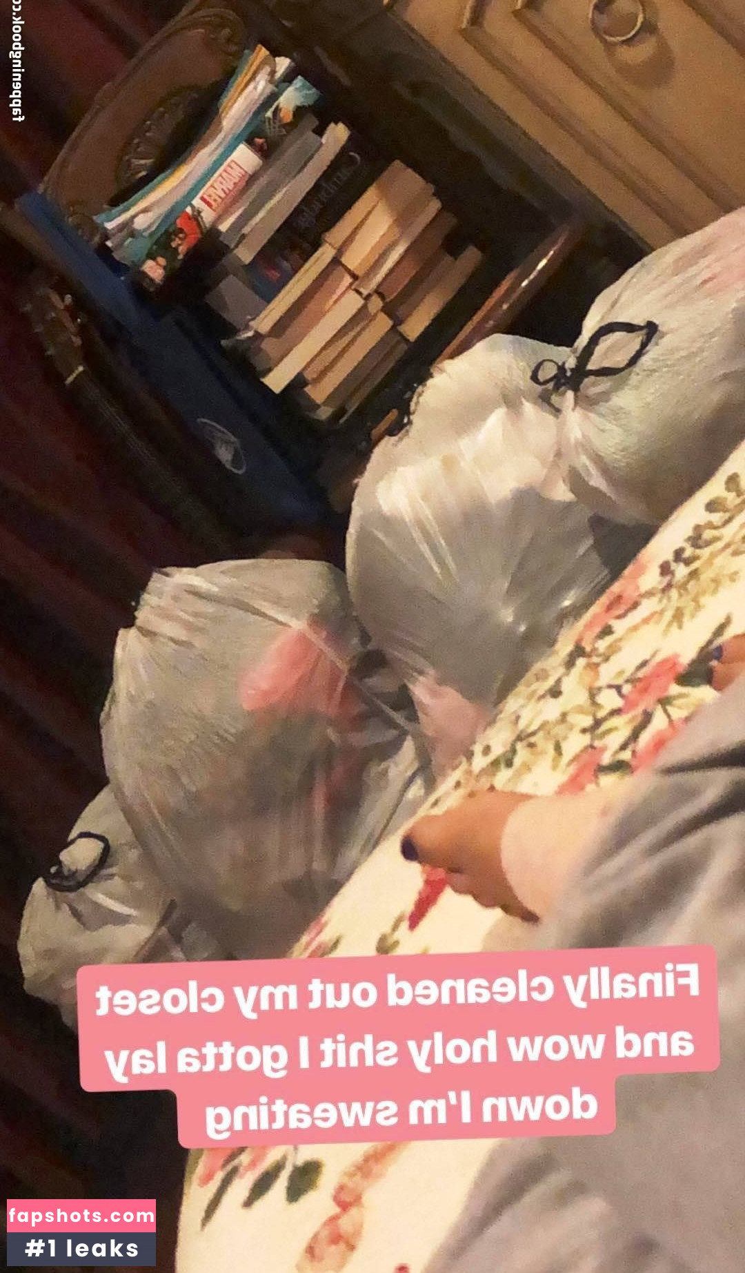 Ariela Barer gallery photo #18