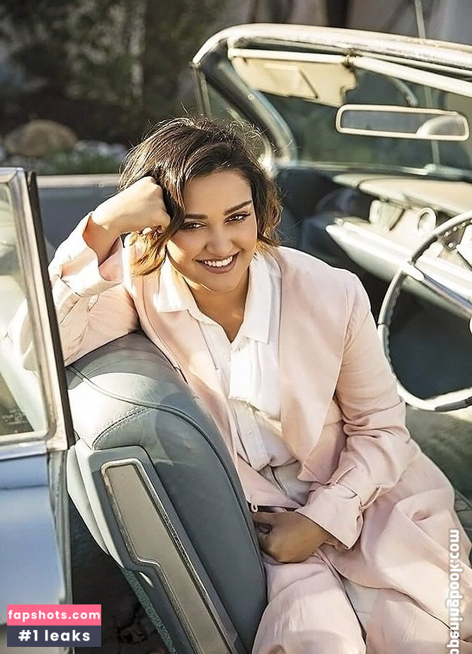 Ariela Barer gallery photo #40