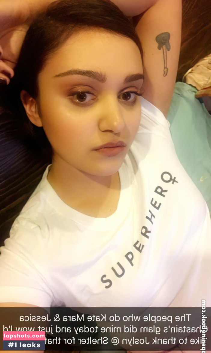 Ariela Barer gallery photo #49