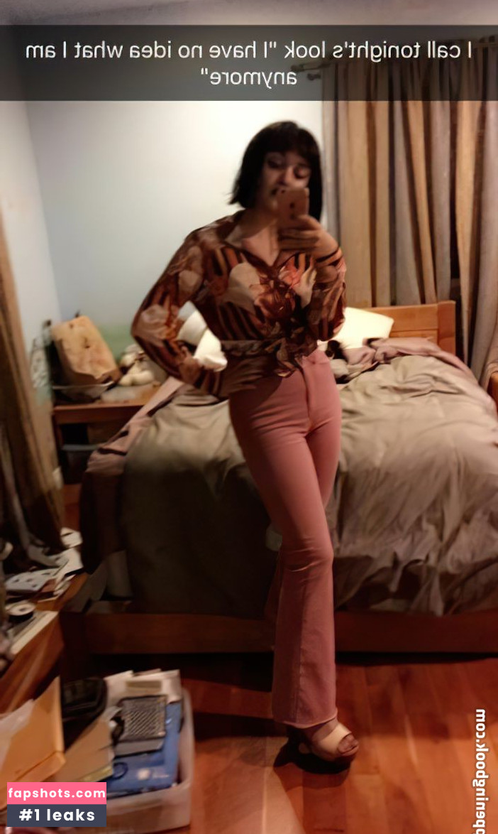 Ariela Barer gallery photo #50