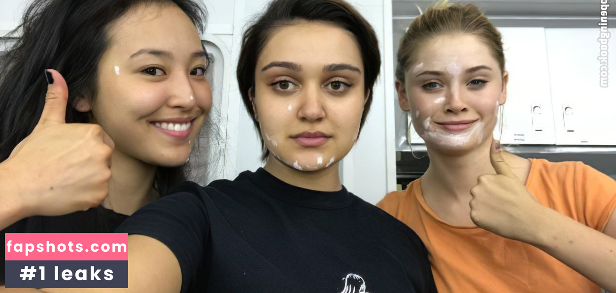 Ariela Barer gallery photo #51