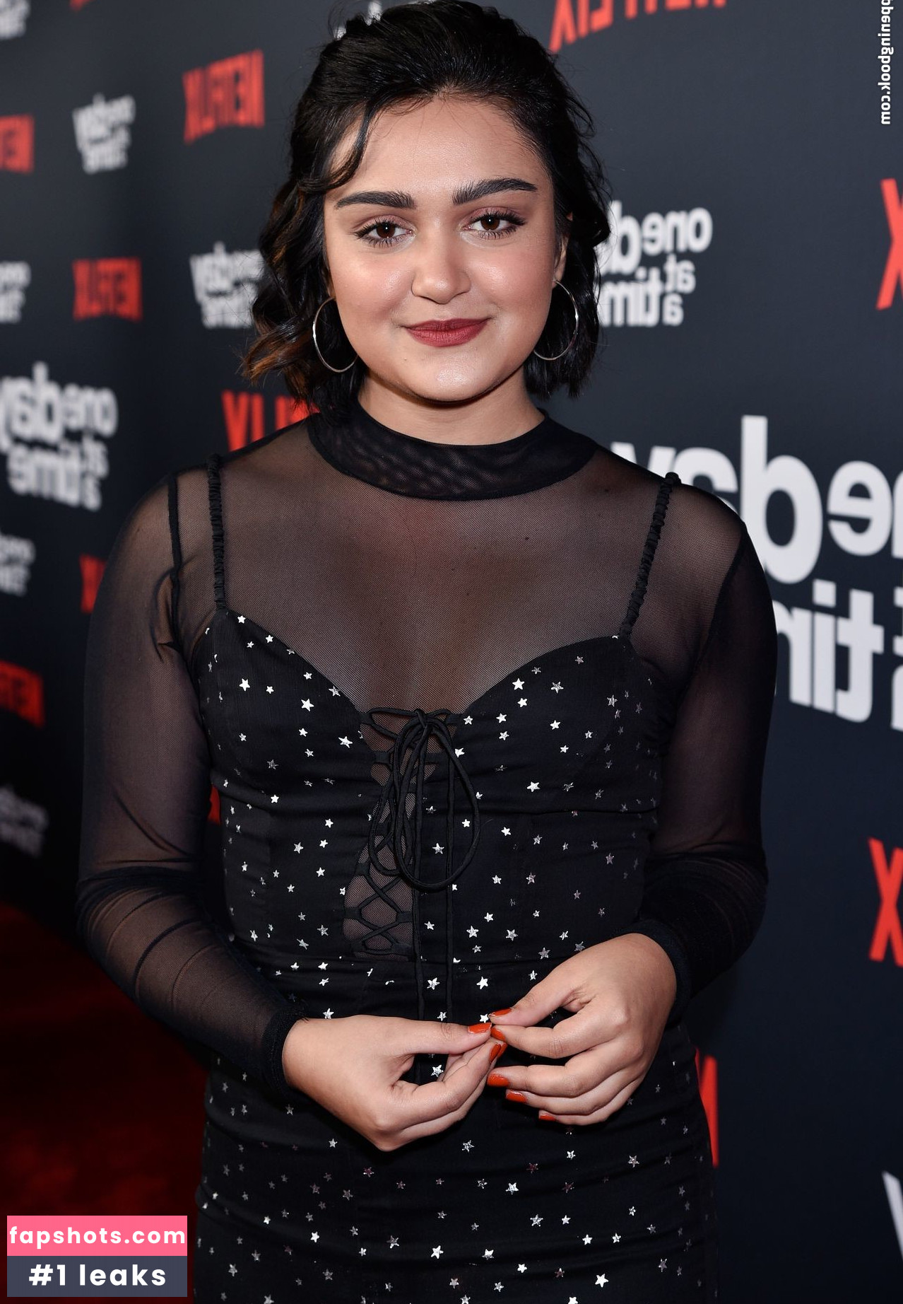 Ariela Barer gallery photo #67