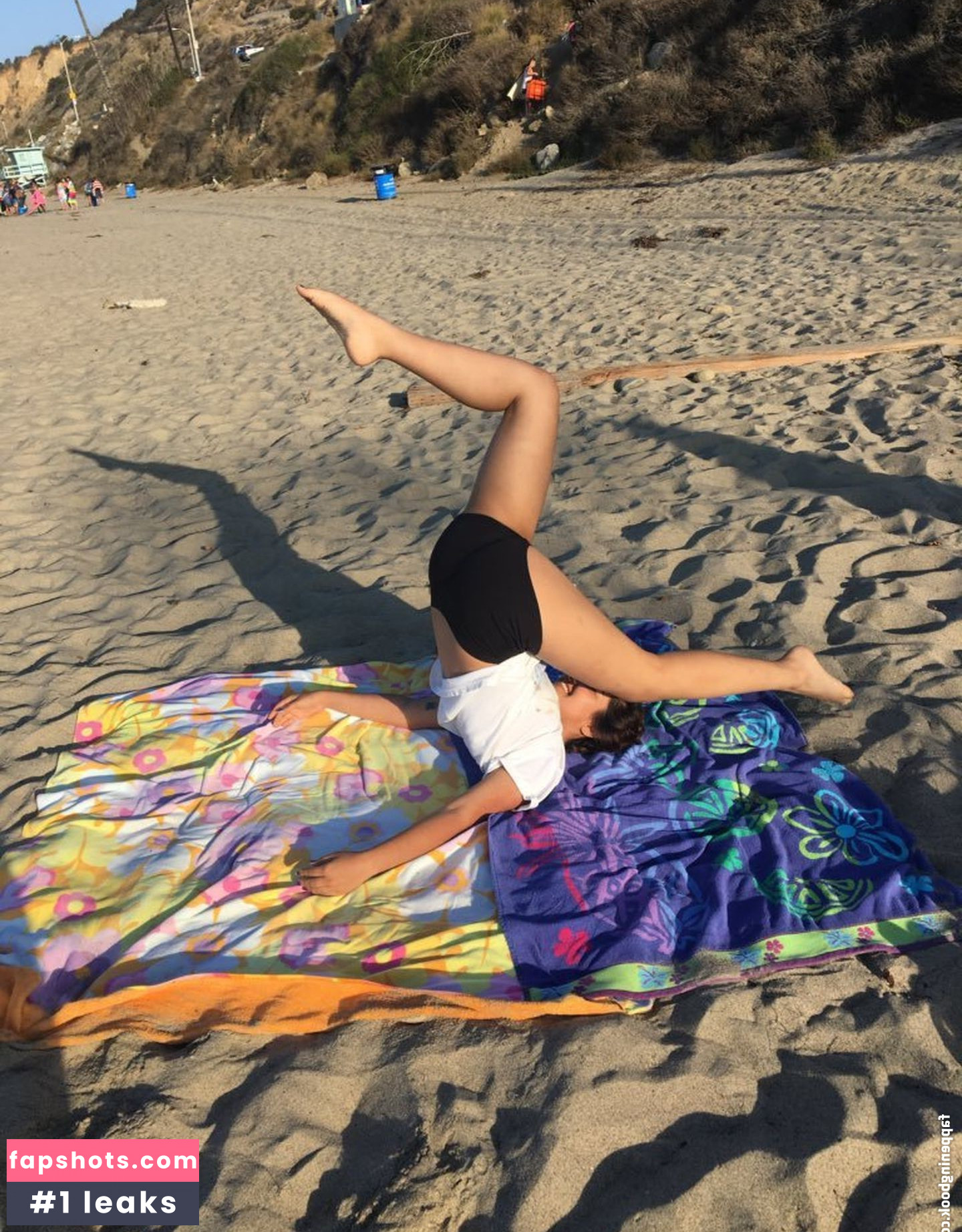 Ariela Barer gallery photo #70