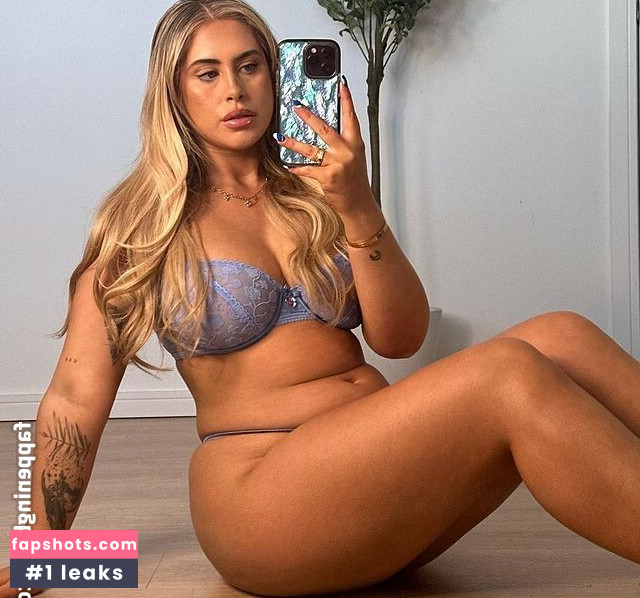 Ariella Nyssa gallery photo #15