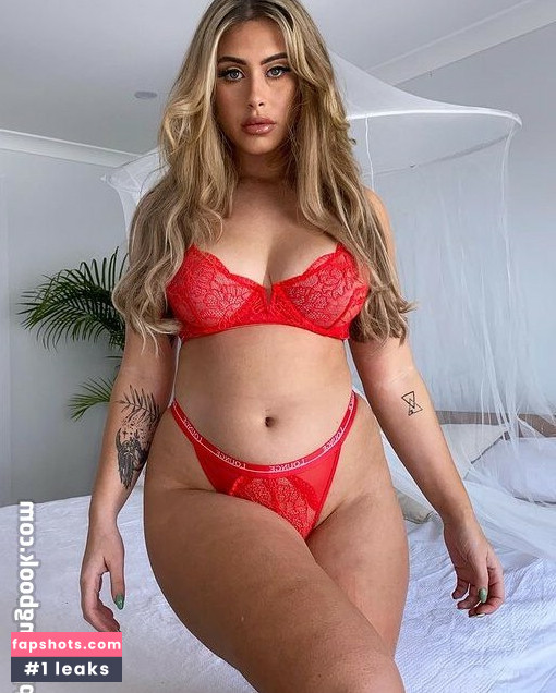 Ariella Nyssa gallery photo #18