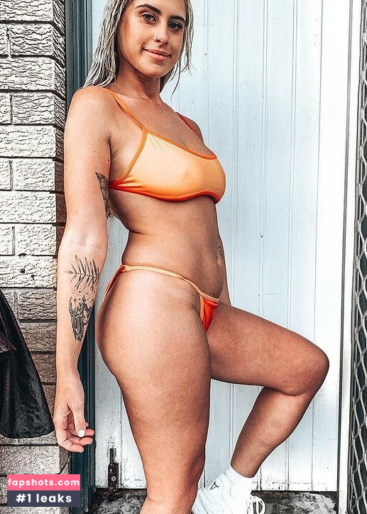 Ariella Nyssa gallery photo #19