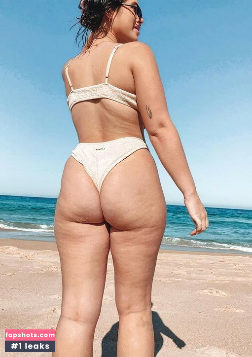 Ariella Nyssa gallery photo #28