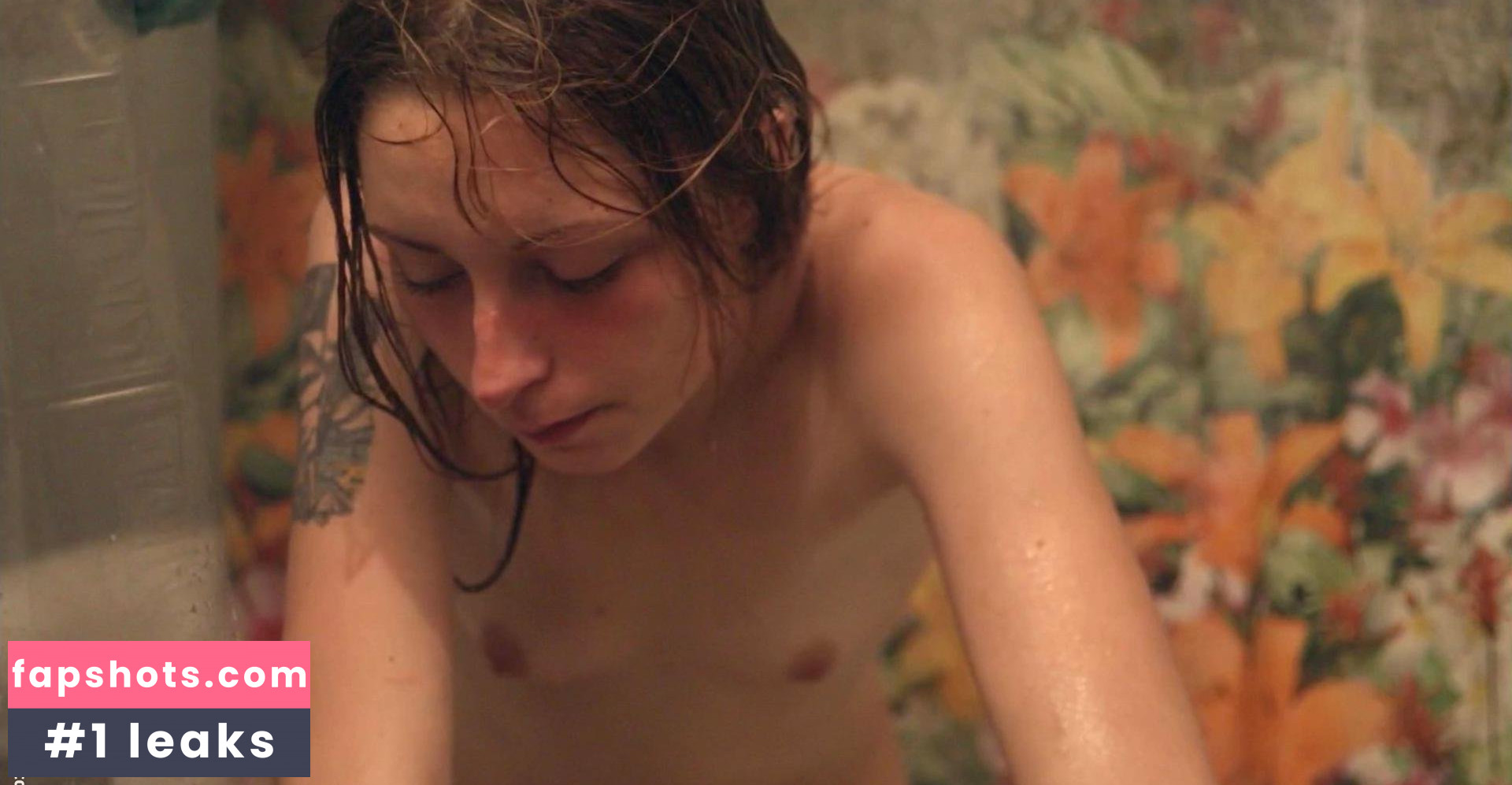 Arielle Holmes gallery photo #5