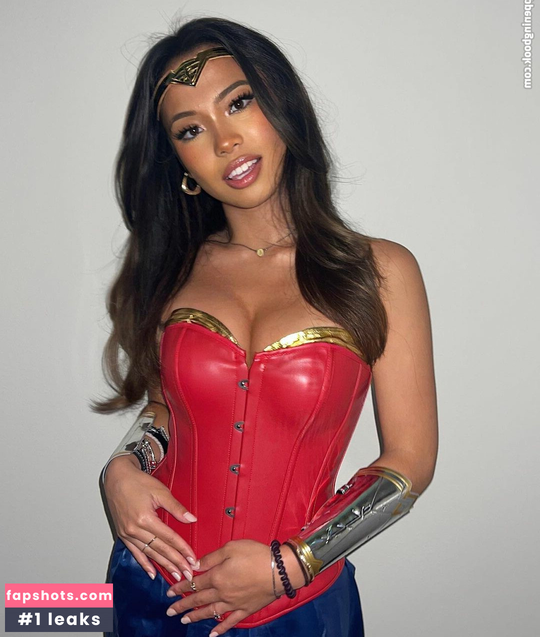 Arienne Monteclar gallery photo #20