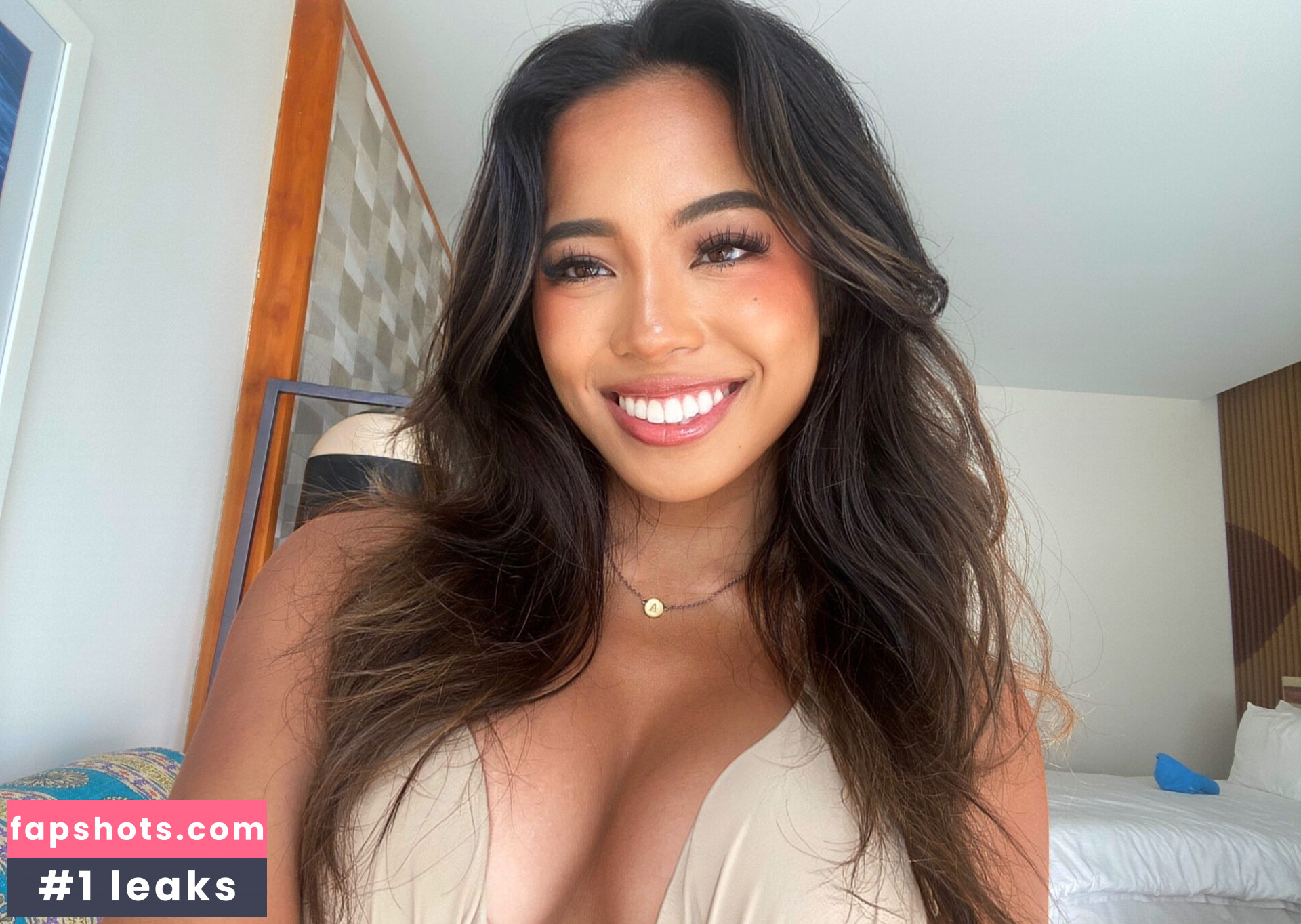 Arienne Monteclar gallery photo #21