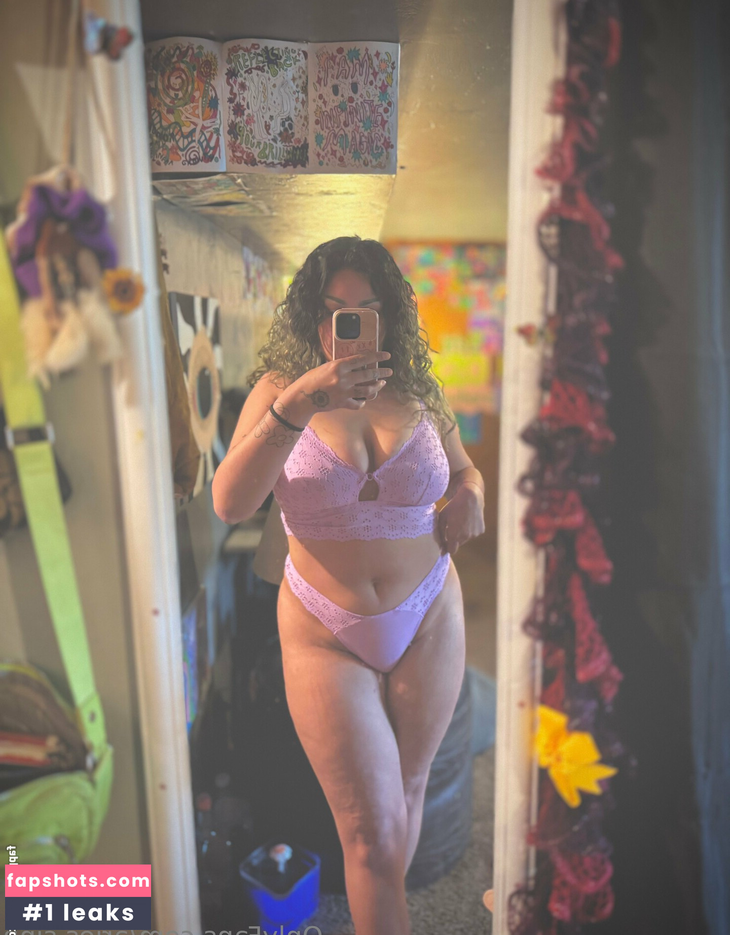 aries.sinn gallery photo #2