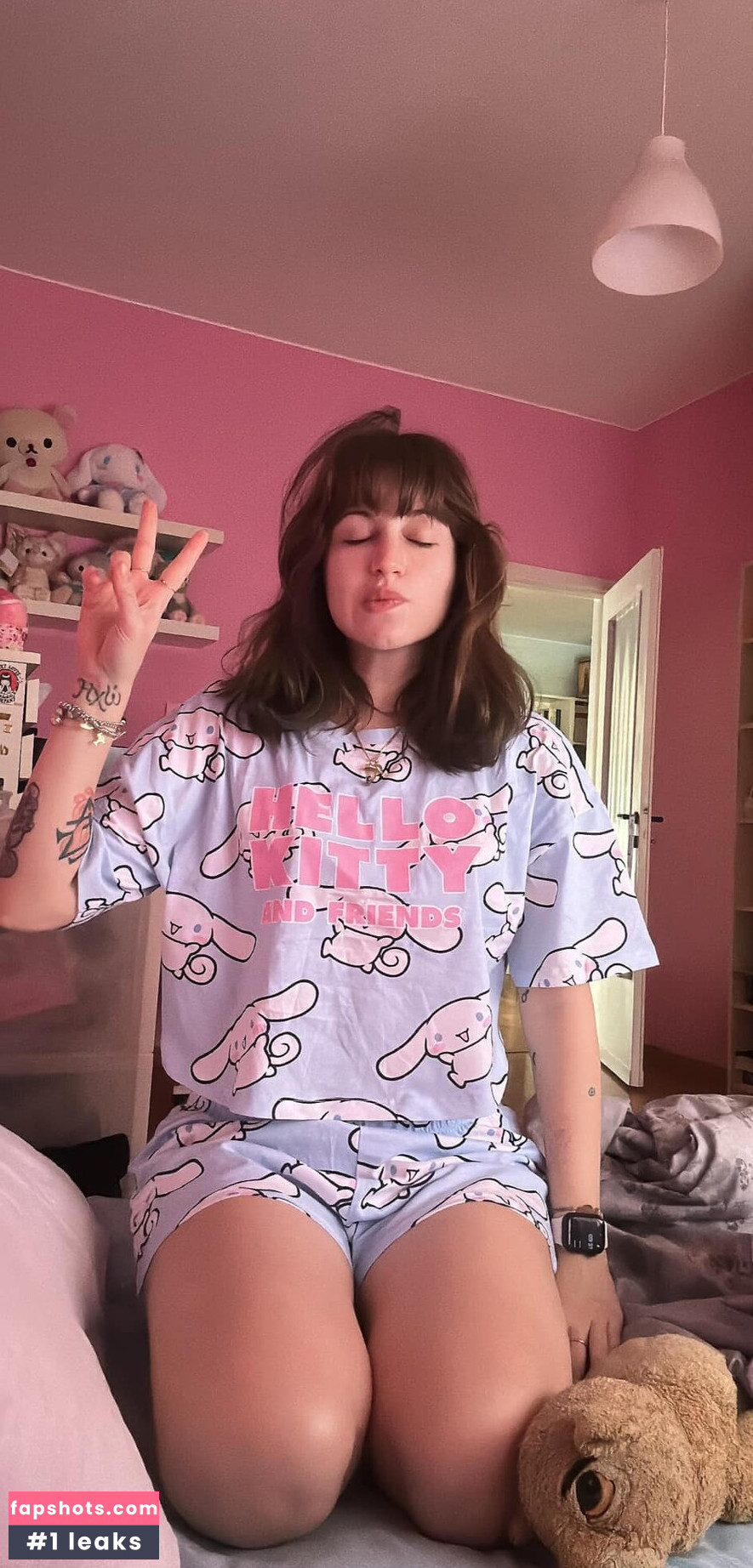 Aril's Chest gallery photo #3