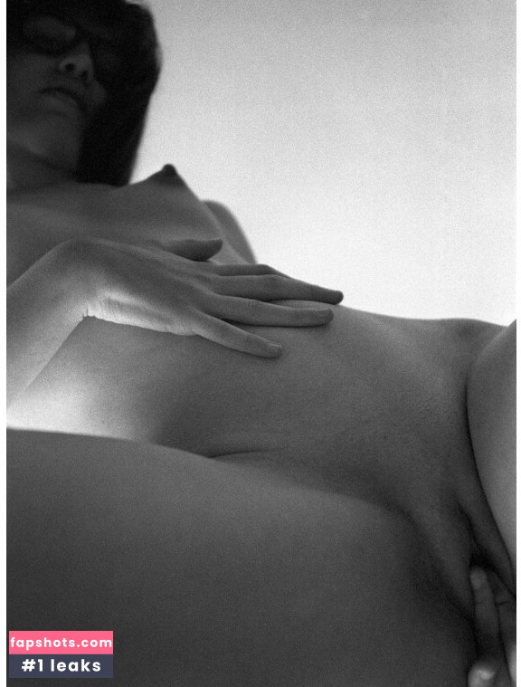 Aril's Chest gallery photo #34