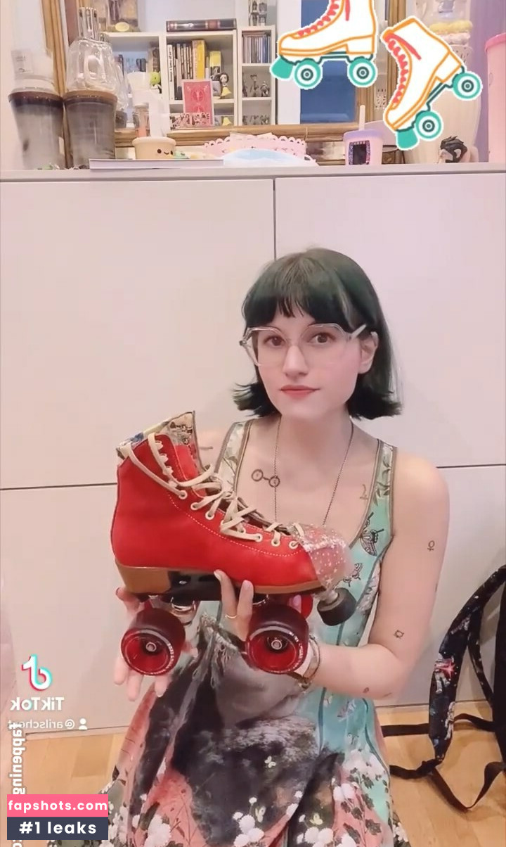 Aril's Chest gallery photo #7