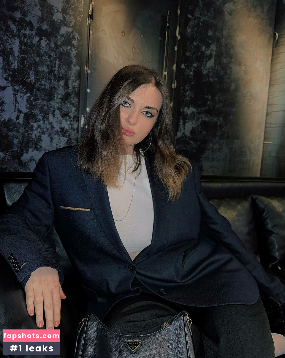 Arina Berdnikova gallery photo #32