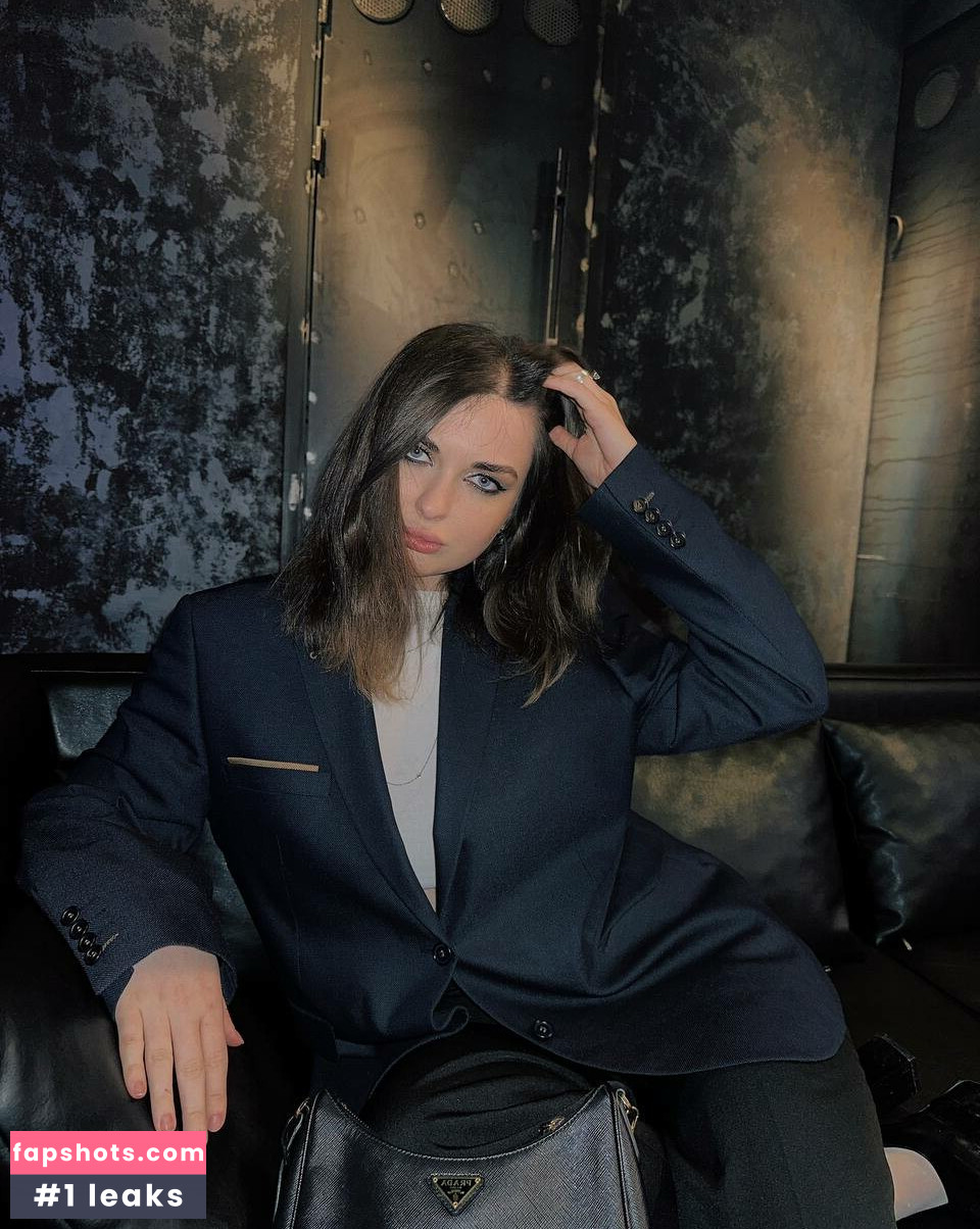 Arina Berdnikova gallery photo #36