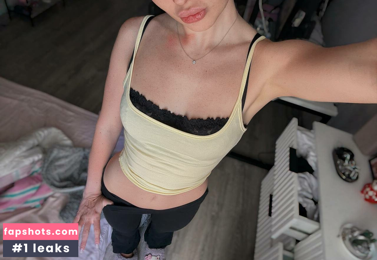 Arina Berdnikova gallery photo #6