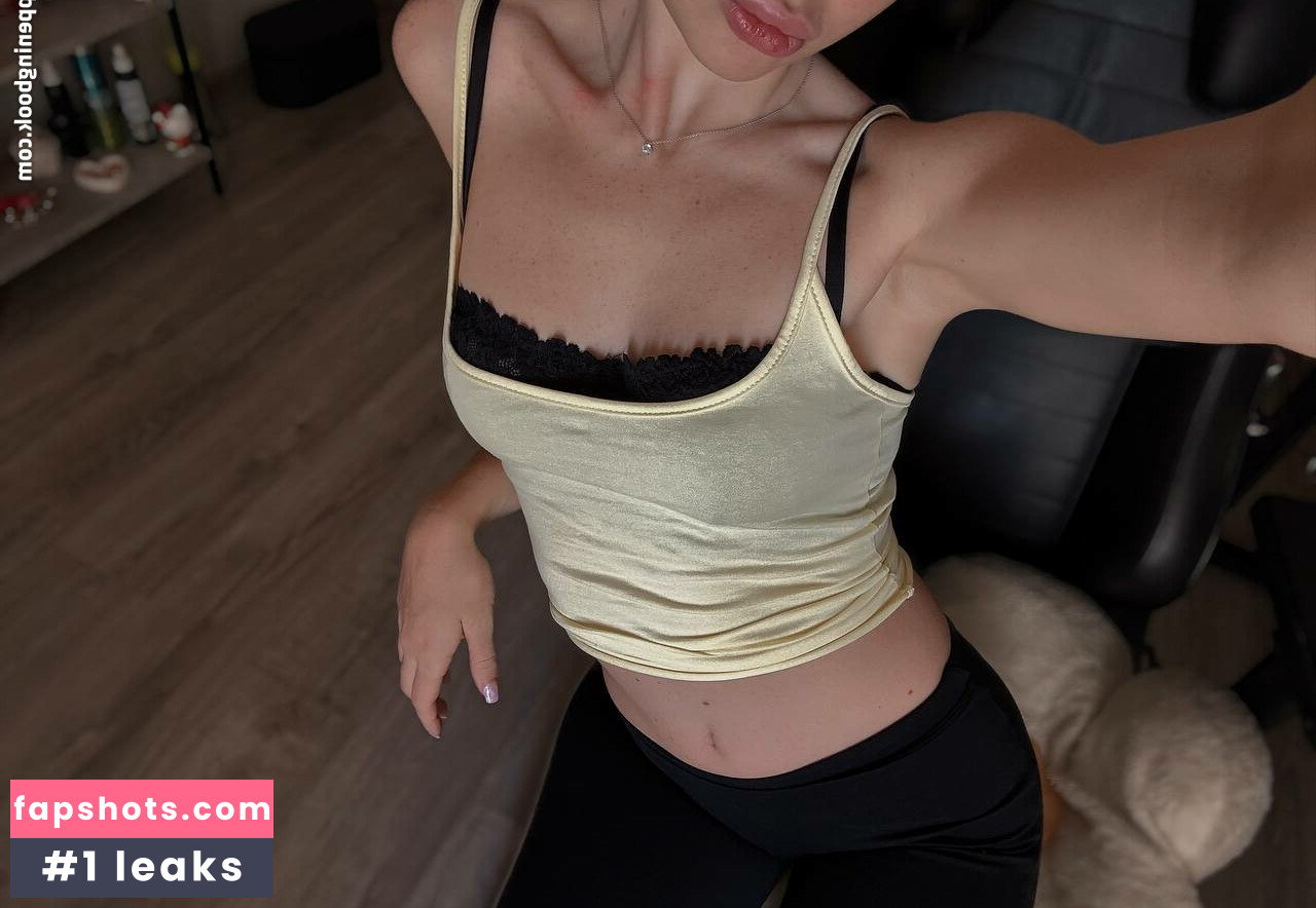 Arina Berdnikova gallery photo #9