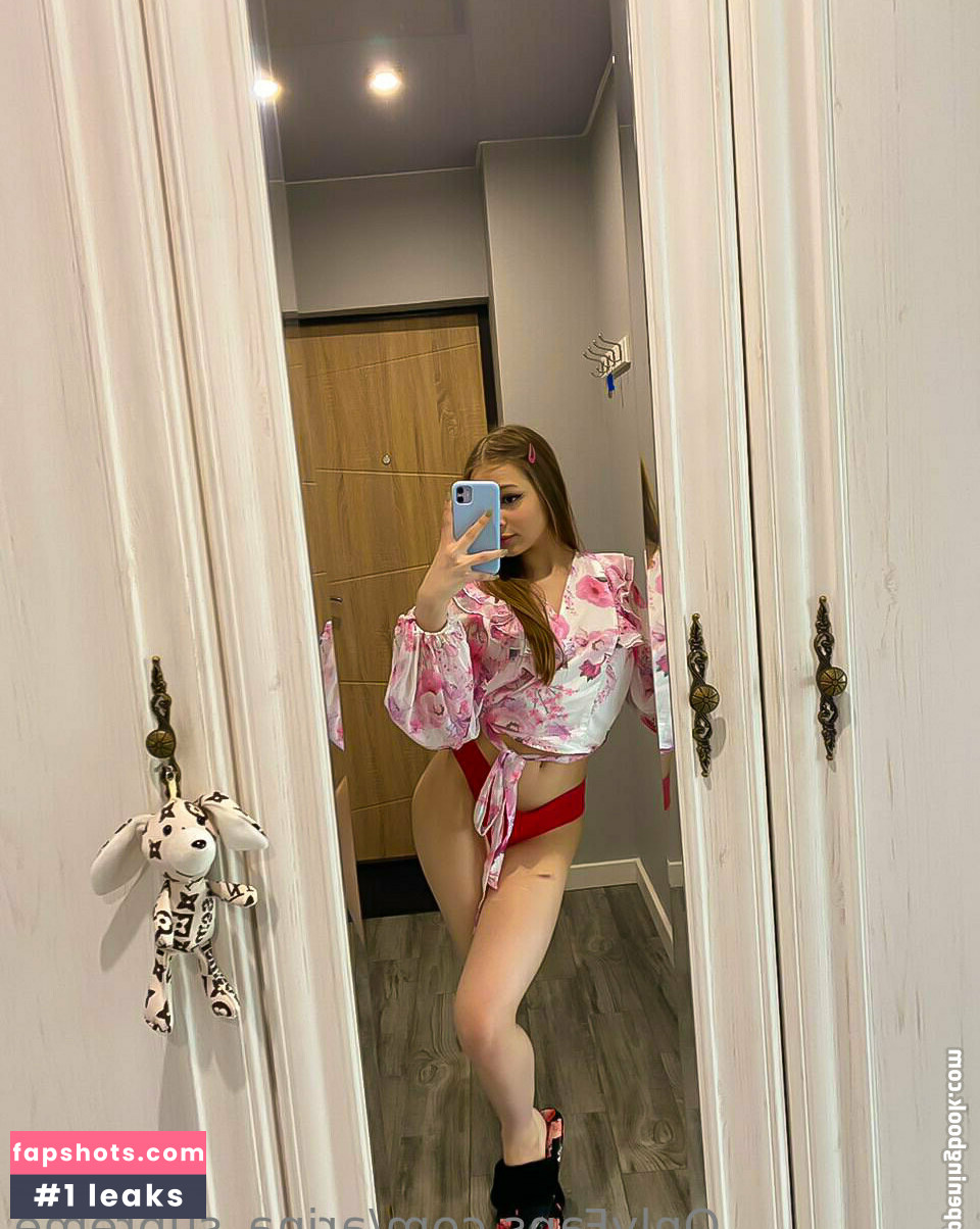 arina_supreme gallery photo #3