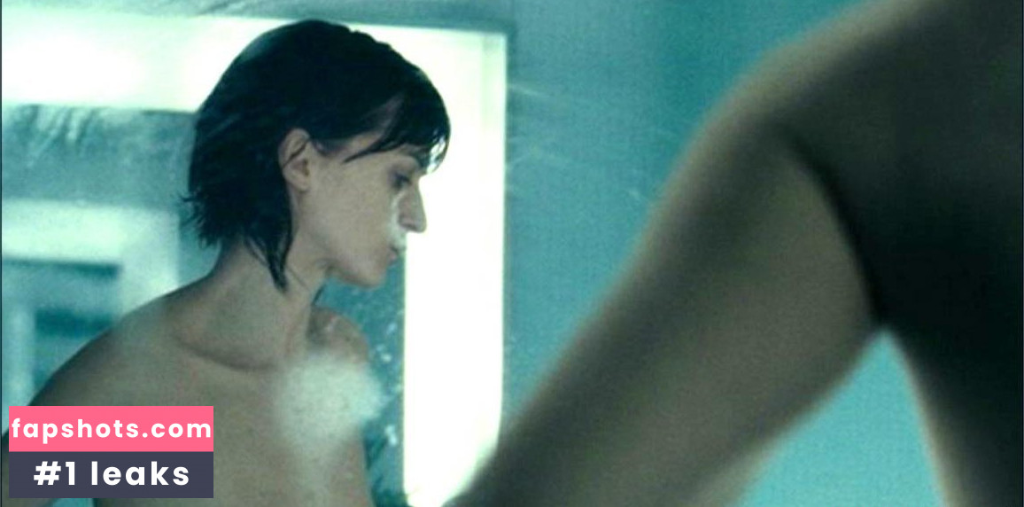 Arly Jover gallery photo #12