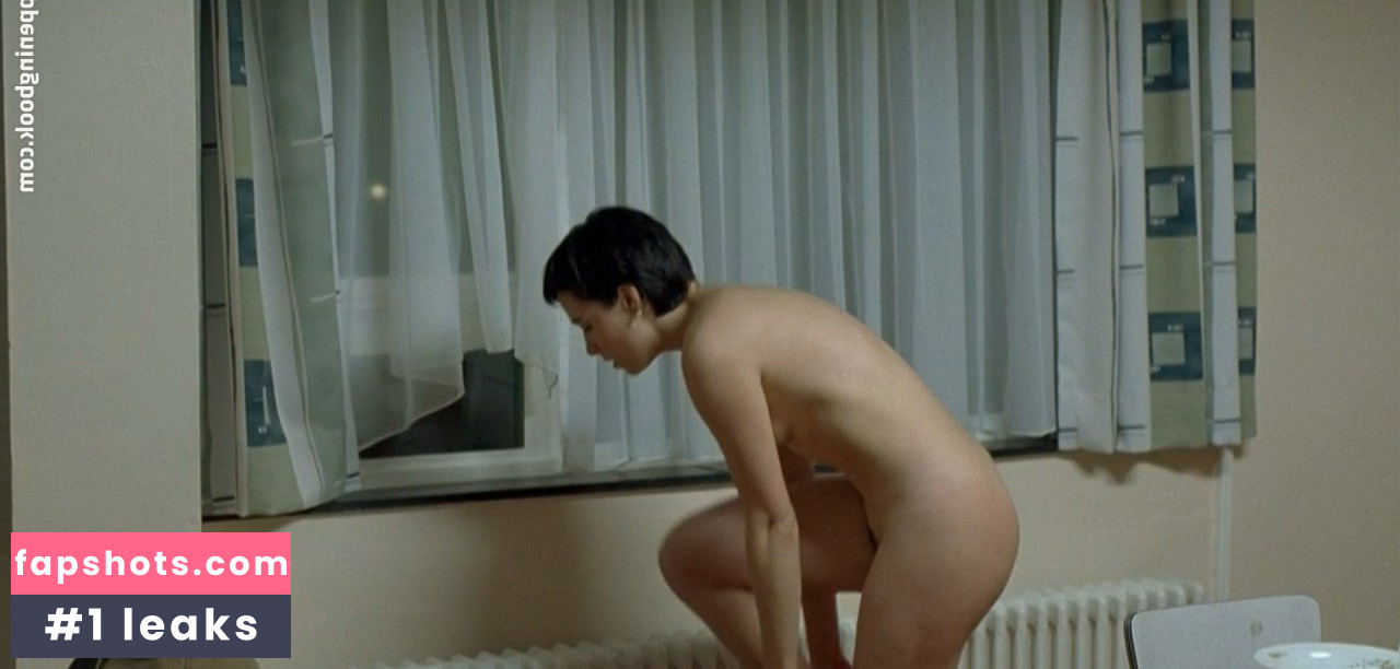 Arta Dobroshi gallery photo #2