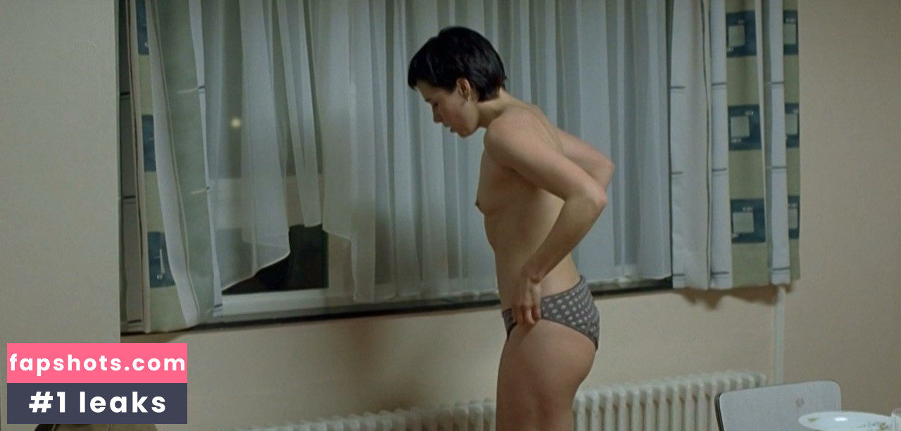 Arta Dobroshi nude babe gallery